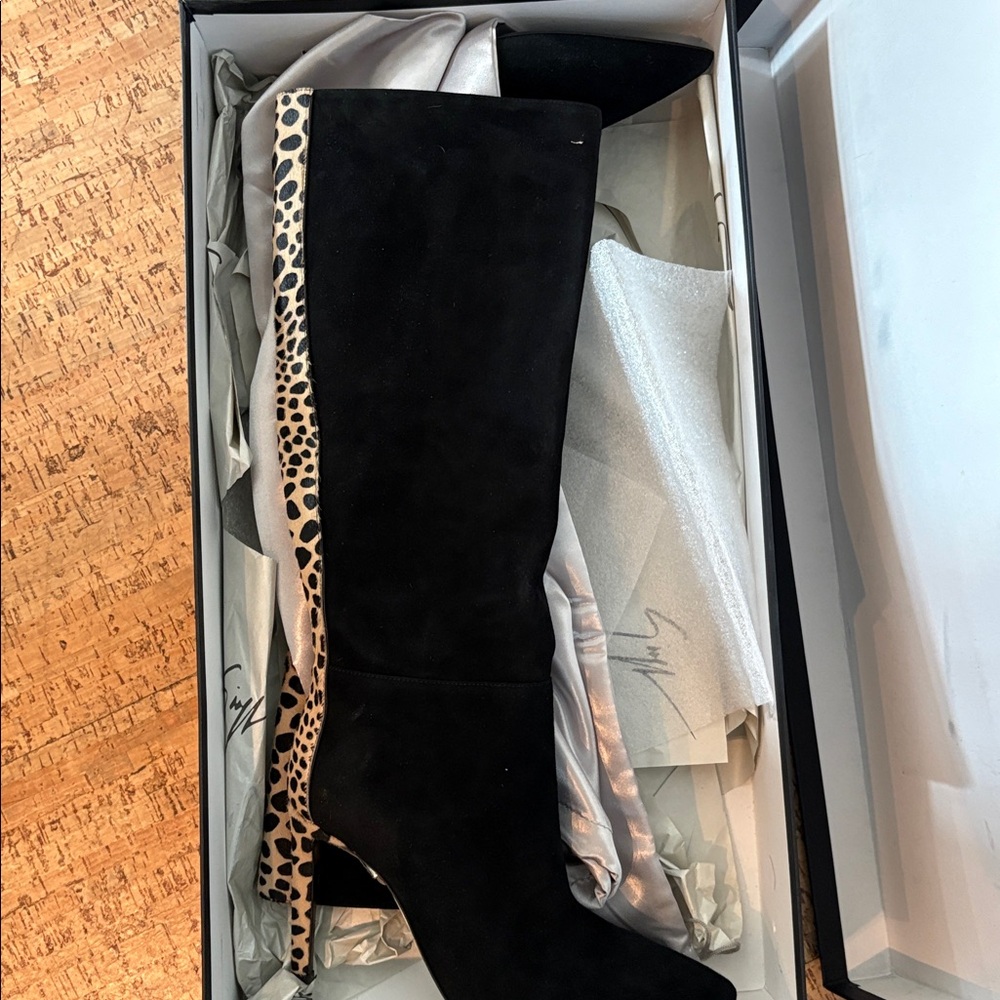 Giuseppe Zanotti Amal Feline Pointed-Toe Boots - Picture 2 of 5